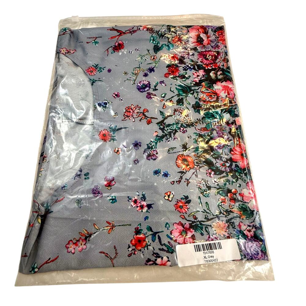 NIB Grey Background Floral Print Short Sleeve Popover Top Lightweight Round Neck - Picture 8 of 16